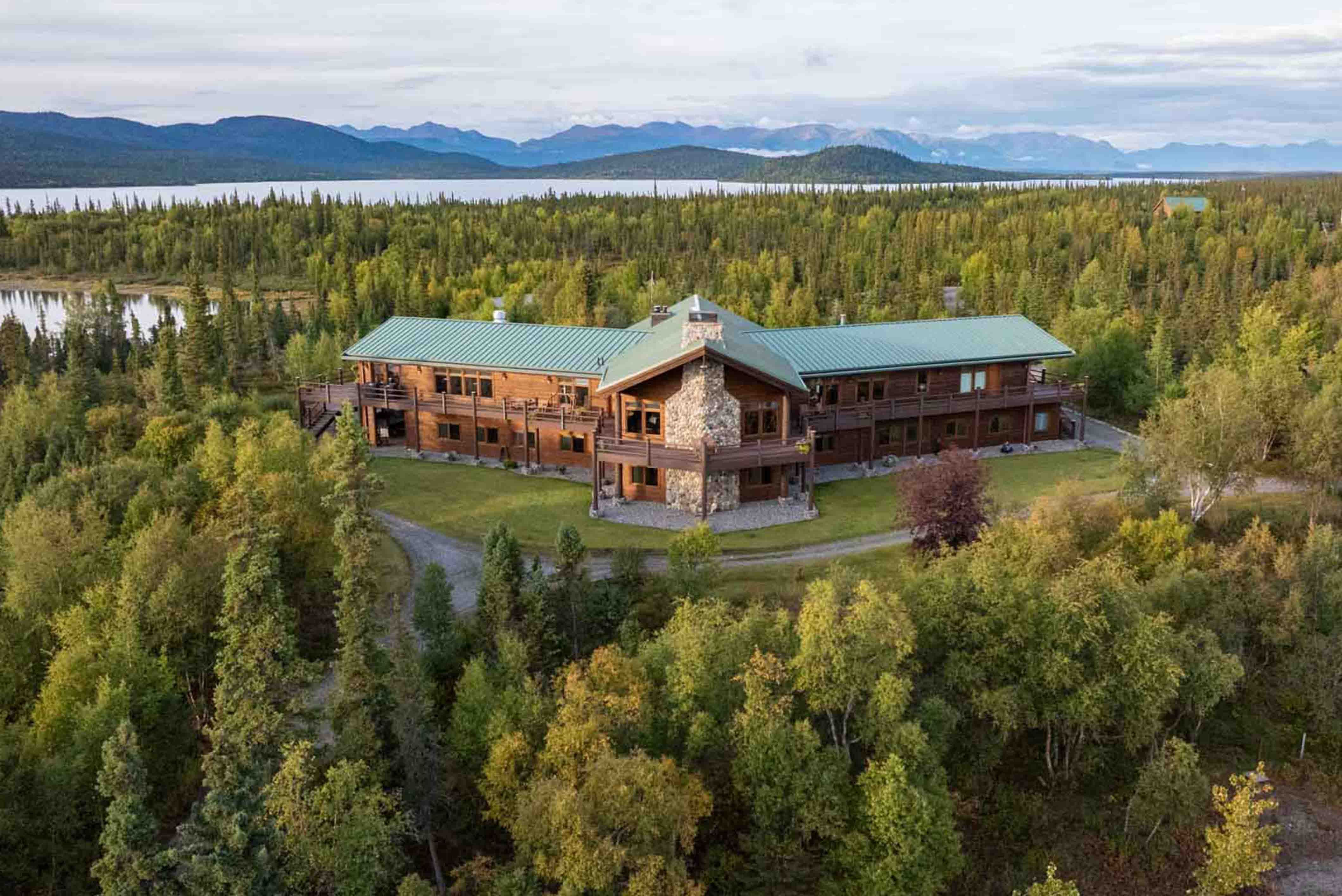 Lake Clark lodge Hikes